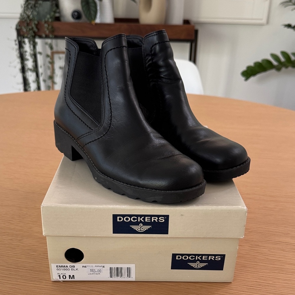 Dockers Women's Classic Black Ankle Booties - Size 10